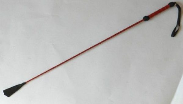 Плетеный короткий красный стек с наконечником в виде длинной кисточки - 70 см. - фото, отзывы