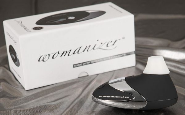 Чёрный бесконтактный стимулятор с хромированной вставкой Womanizer W500 Black Chrome - фото 5