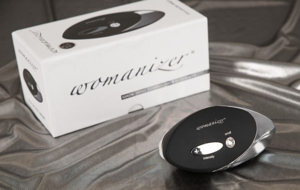 Чёрный бесконтактный стимулятор с хромированной вставкой Womanizer W500 Black Chrome - фото 6